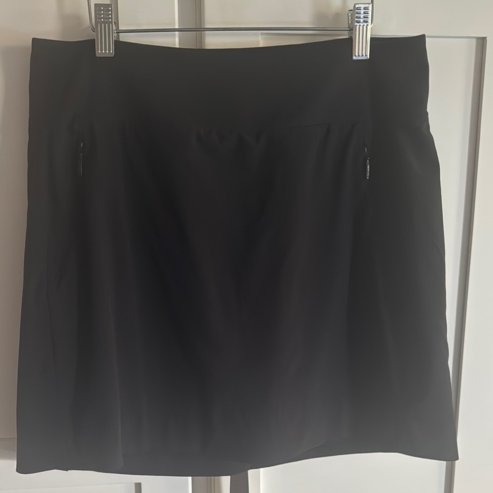 Athleta Black So-ho Skirt/Skort